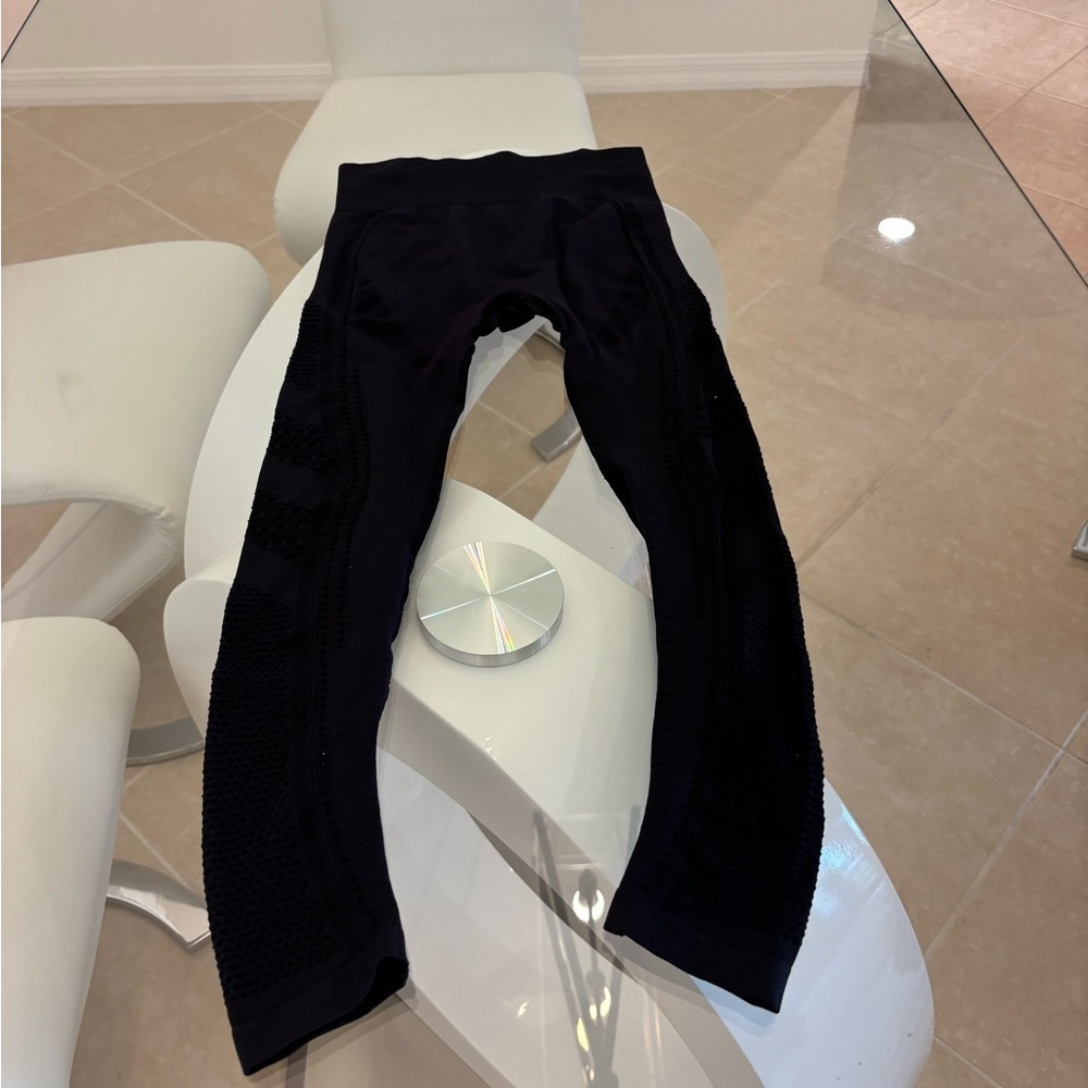 Woman Black Leggings small size